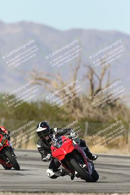 media/Dec-01-2025-Moto Forza (Mon) [[2daa91e15f]]/2-Intermediate Group/Session 3 (Turn 3)/